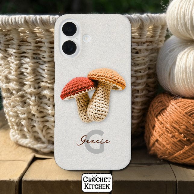 Cosy Cotattecore Crochet Mushroom Monogram Name iPhone 16 Hülle (Von Creator hochgeladen)