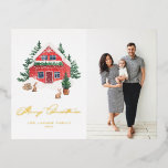 Cosy Watercolor Rote Weihnachtsfeiertage Foto Folien Feiertagspostkarte<br><div class="desc">Frohe Weihnachten! Senden Sie warme Weihnachtsgrüße an Familie und Freunde mit dieser anpassbaren Weihnachtskarte aus Gold. Es zeichnet sich durch eine Aquarellrot-Weihnachtsweihnachtslandschaft mit einer skurrilen Winterwunderlandszene aus. Personalisieren Sie dieses Aquarell Foto Weihnachtskarte,  indem Sie Ihre eigenen Details. Diese gemütliche Weihnachtskarte ist auf anderen Hütten erhältlich.</div>