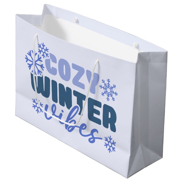 Cosy Winter Vibes - Snowflake Typografie Große Geschenktüte (Vorderseite Schrägansicht)