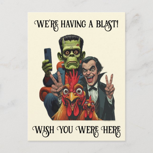  "Couch Cryptid Selfie Postcard" Cheesy Chicken Postkarte (Vorderseite)