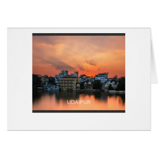 Coucher de soleil à Udaipur sur le lac Pichola