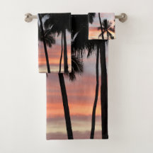 Coucher de soleil des palmiers tropicaux