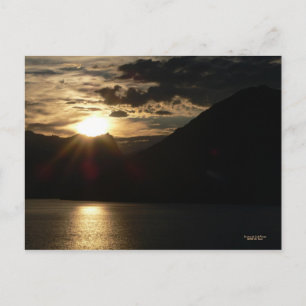 Coucher de soleil sur la carte postale du passage 