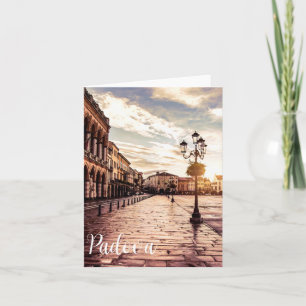 Coucher de soleil sur le carré à Padova en Italie