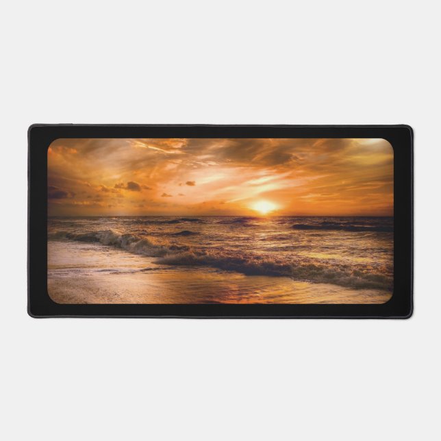 Coucher de soleil sur une plage déserte (Recto)