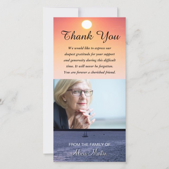 Coucher du soleil commémoratif de voilier de Merci (Devant)