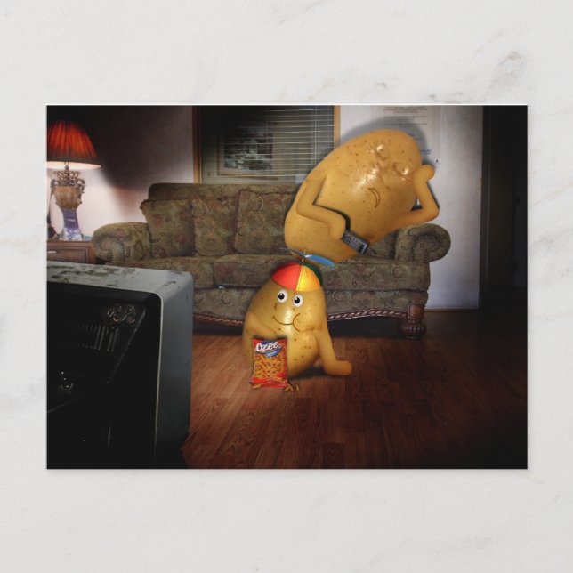 Couchkartoffeln mit Vaterschlafen auf der Couch Postkarte (Vorderseite)