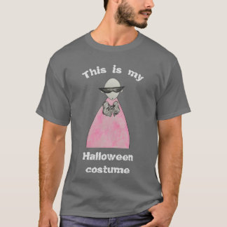 Couleur rose, lunettes de soleil et T-shirt bow
