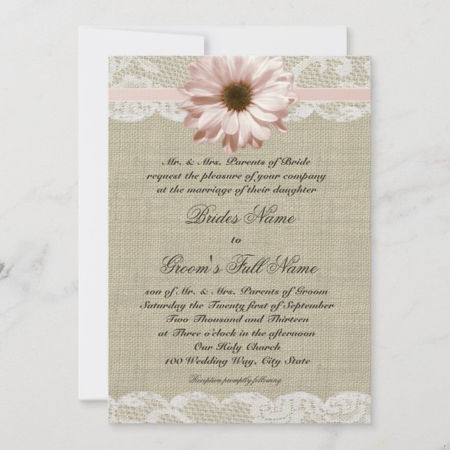 Country Blush Daisy und Lace Rustic Burlap Wedding Einladung (Vorderseite)