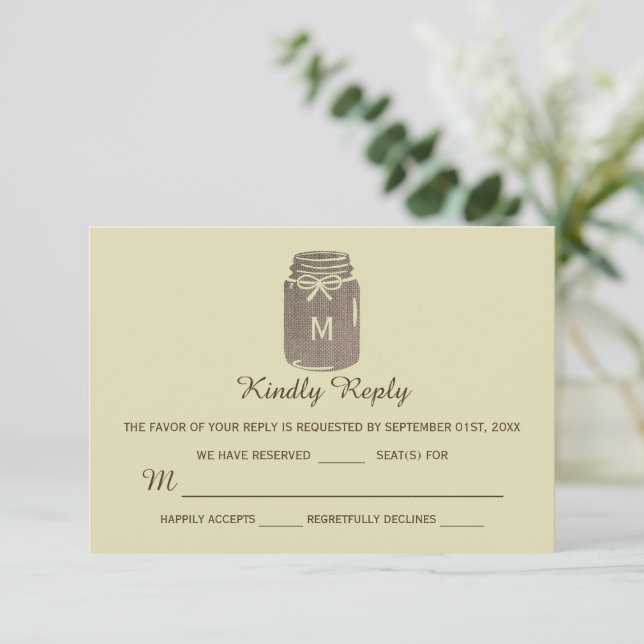 Country Burlap Mason Jar Wedding RSVP Karte (Stehend Vorderseite)