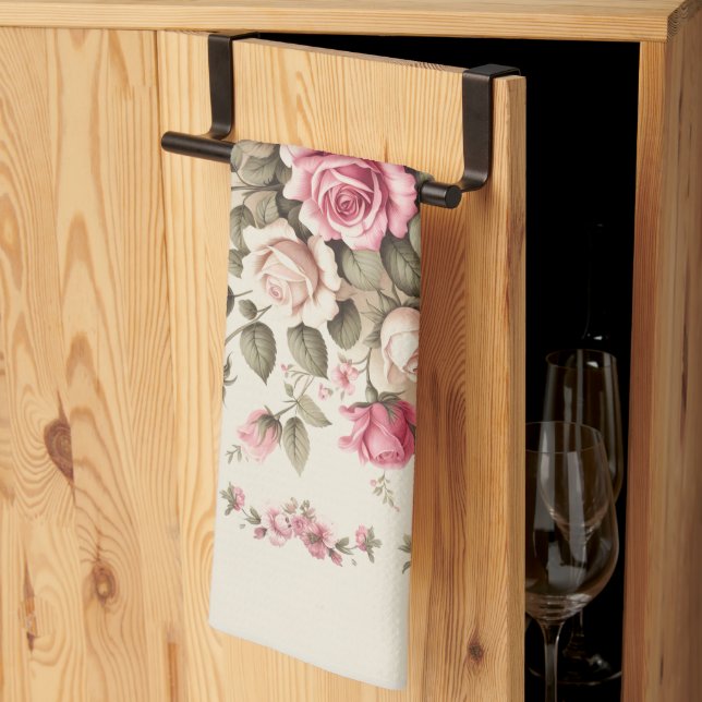 Country Garden Roses auf Creme Hintergrund Geschirrtuch (Drittel gefaltet)