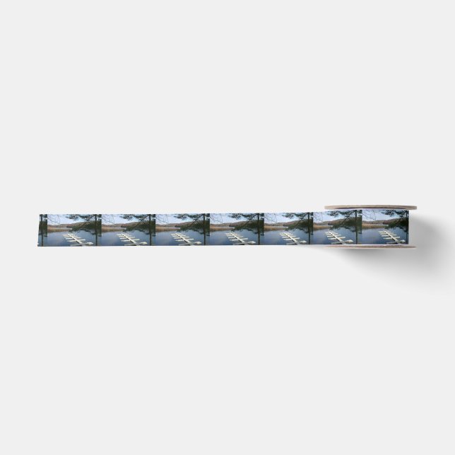 Country Lake Boat Dock Satinband (Vorderseite)