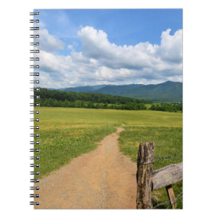 Country Road zum Mountain Notebook Notizblock