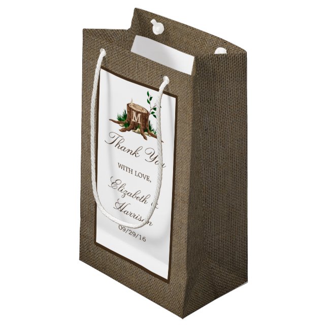 Country Rustic Monogram Tree & Burlap Wedding Kleine Geschenktüte (Vorderseite Schrägansicht)