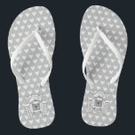 Country Wedding Traktor Drehe Flohschuhe Flip Flops<br><div class="desc">Ein Paar Traktorandenfarm Thema Hochzeit Spaß Flip Flops.</div>