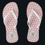 Country Wedding Traktor Drehe Flohschuhe Flip Flops<br><div class="desc">Ein Paar Traktorandenfarm Thema Hochzeit Spaß Flip Flops.</div>
