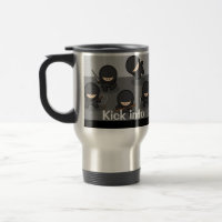 Coup-de-pied de Ninjas dans la tasse de