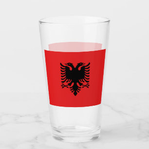 Coupe de verre patriotique avec drapeau d'Albanie