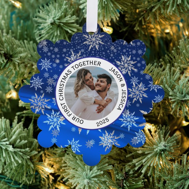 Couple First Christmas Icy Blue Snowflakes Ornament Karte (Insitu (Baum))