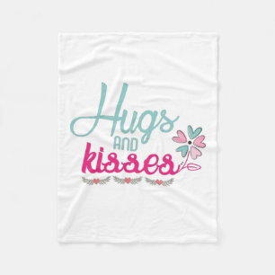 Couple Gift Hugs and Kisses Blume Fleecedecke