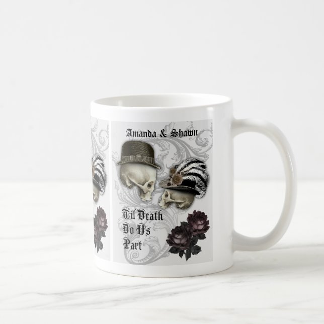 Couple gothique dans les crânes amoureux Mug café  (Droite)