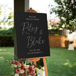 Couple Names EDITABLE COLOR Begrüßungszeichen Lein Künstlicher Leinwanddruck<br><div class="desc">Ein schlicht elegantes Zeichen,  dass Ihre Gäste lieben werden. Text- und Hintergrundfarben sind vollständig editierbar,  um Ihrem Thema zu entsprechen! Design by © berrysweet . Printfähige digitale Dateien und passende Artikel sind verfügbar! Besuchen Sie unsere Website unter www.berryberrysweet.com für weitere Informationen!</div>