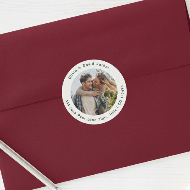 Couple Photo  Return Address Classic Round Sticker (Von Creator hochgeladen)