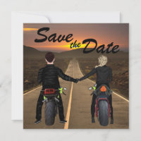 Couple Riding Motorräder bei Sonnenuntergang