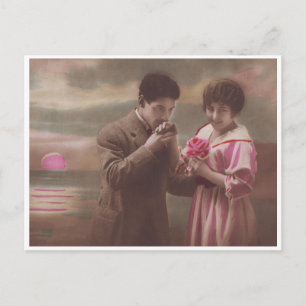 Couple romantique rétro à Moonrise carte postale