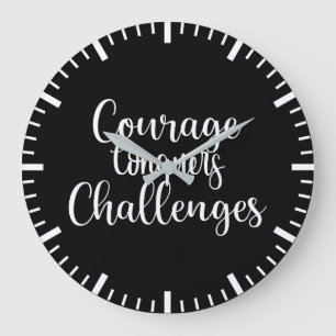 Courage Conquers - Gym Hustle Success Motivierend Große Wanduhr