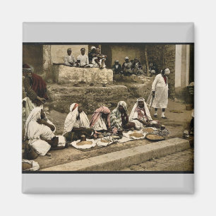 Couscous-Verkäufer und ein arabisches Café, Tunis, Magnet
