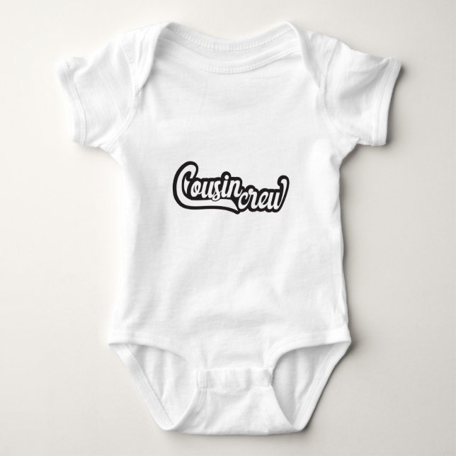 Cousin Crew Baby Strampler (Vorderseite)