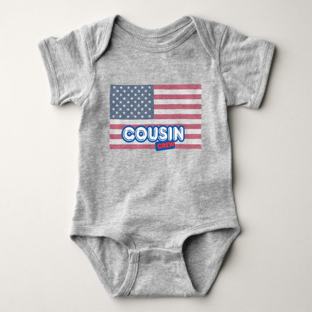 Cousin Crew USA Baby Strampler (Vorderseite)