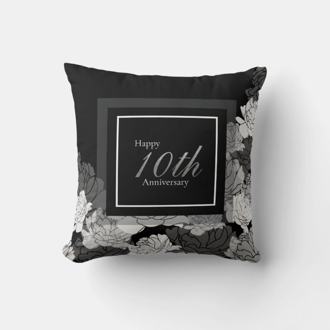 Coussin 10e anniversaire noir, argent et blanc (Recto)