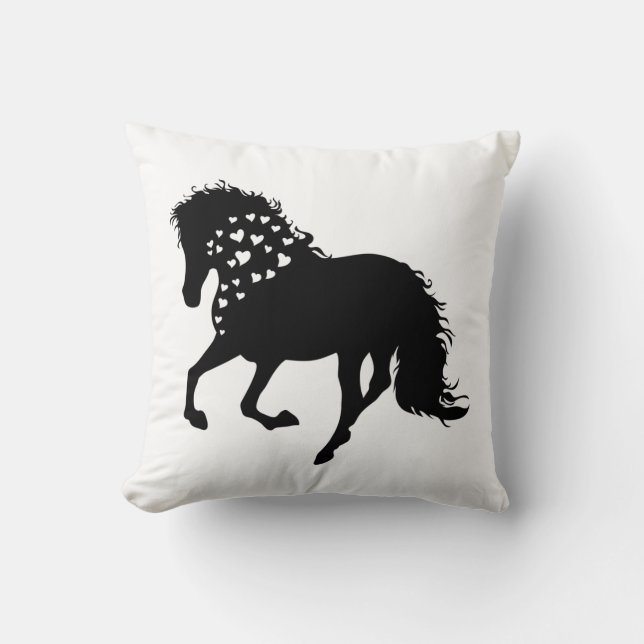 Coussin 1- Chemise à cheval, Aiguille à cheval, Filles Che (Recto)