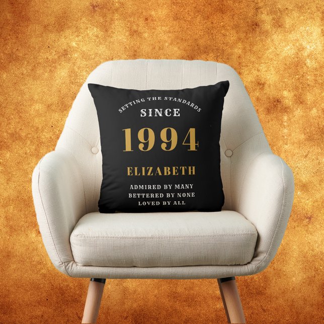 Coussin 30th Birthday Born 1994 Loved Ajouter votre nom No (30th Birthday Born 1994 personalized black and gold cushion.)
