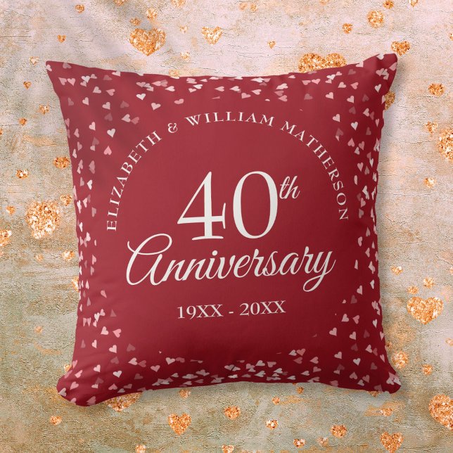 Coussin 40e Anniversaire de Mariage Rubis Confettis de Coe (40th Wedding Anniversary Ruby Hearts Confetti Throw Pillow)