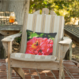 Coussin Abeille et corail Zinnia