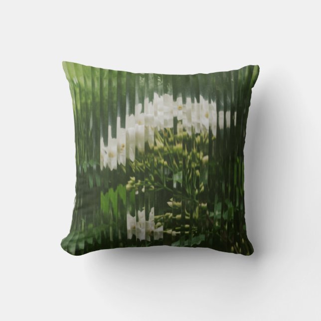 Coussin  Abstract White Flowers through Reeded Glass  (Recto)