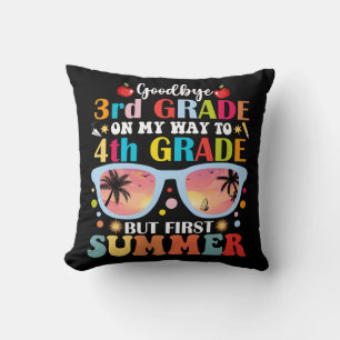 Coussin Adieu 3e année Bonjour 4e année mais premier été