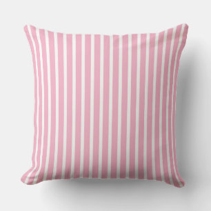 Coussin Adopter une touche ludique avec un motif rayé doux