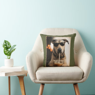 Coussin Affiche de chien rigolo buvant un café glacé