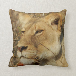 Coussin africain de lionne