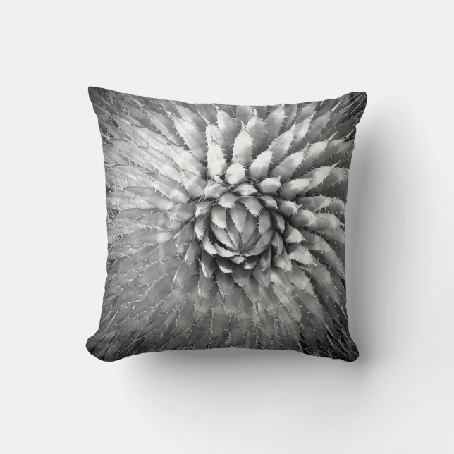 Coussin Agave Spikes Sud-Ouest Noir et blanc Carré B&W (Recto)