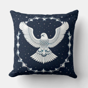 Coussin Aigle majestueux s'élevant dans un ciel nocturne é