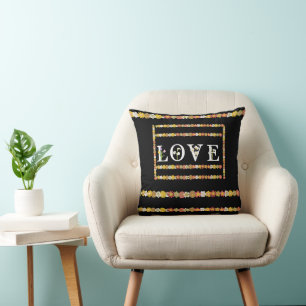 Coussin Amour floral de marguerite rustique à monogramme