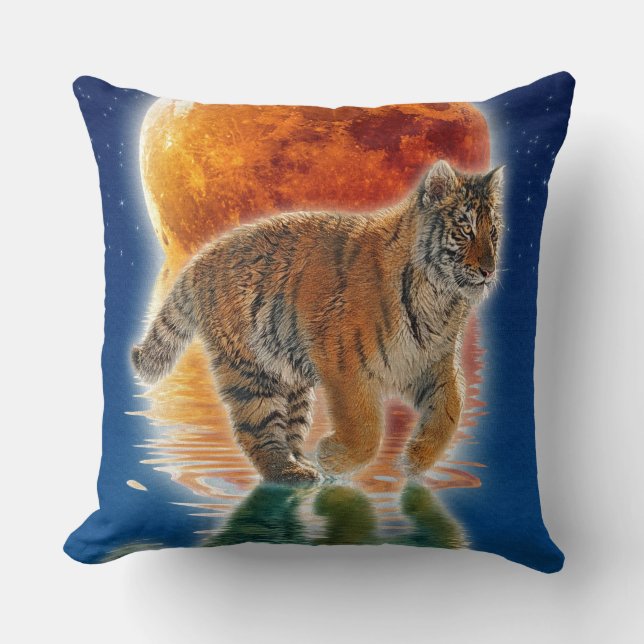 Coussin Amur Tiger Cub & Moon Wildlife Imaginaire Art (Recto)