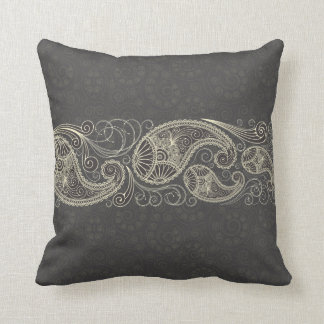 Coussin Antique Blanc Paisley Sur Gris Foncé