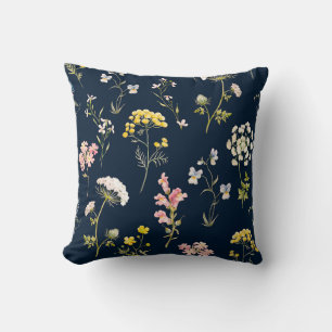 Coussin Aquarelle motif floral, main fleur délicate dr