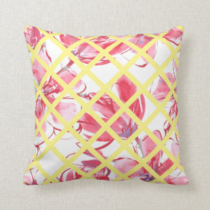 Coussin aquarelle rose florale, treillis jaune tendre,